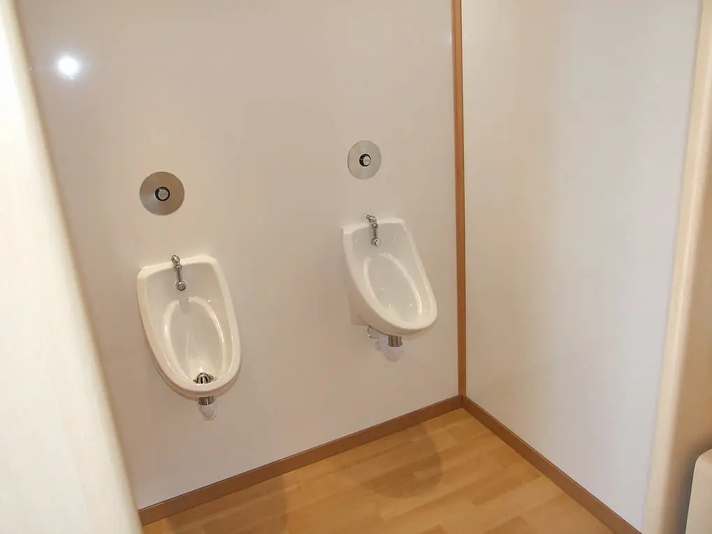 Luxury restroom trailer