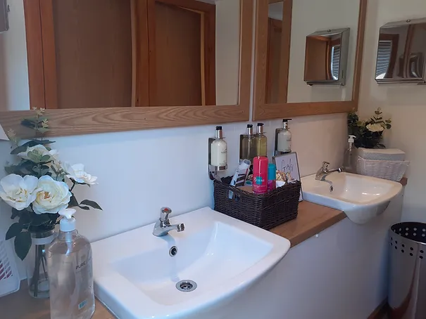 Luxury restroom trailer