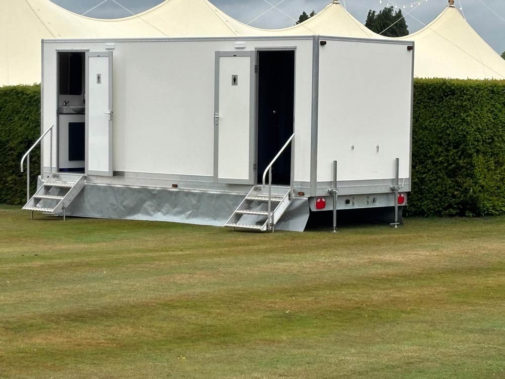Luxury restroom trailer