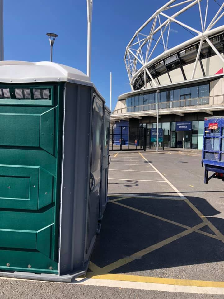 Luxury restroom trailer