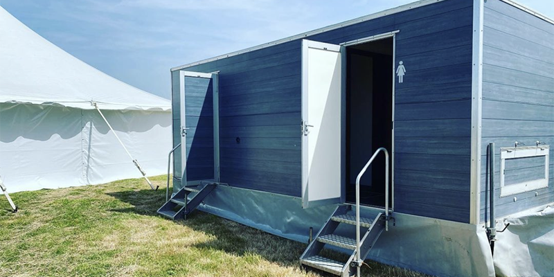 Luxury restroom trailer