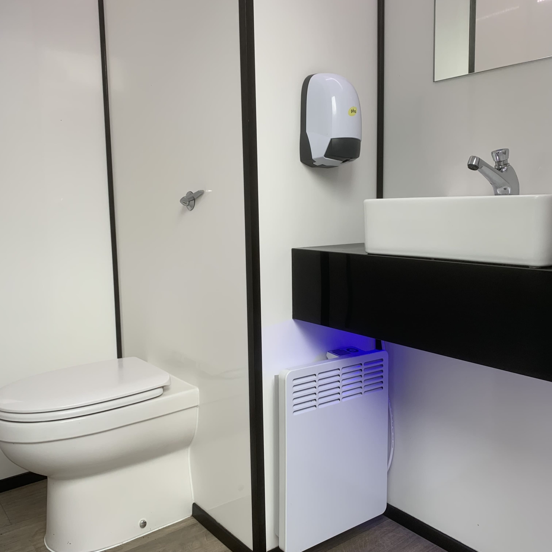 Luxury restroom trailer