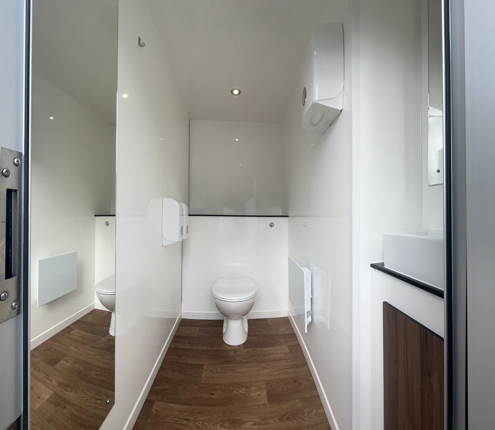 Luxury restroom trailer