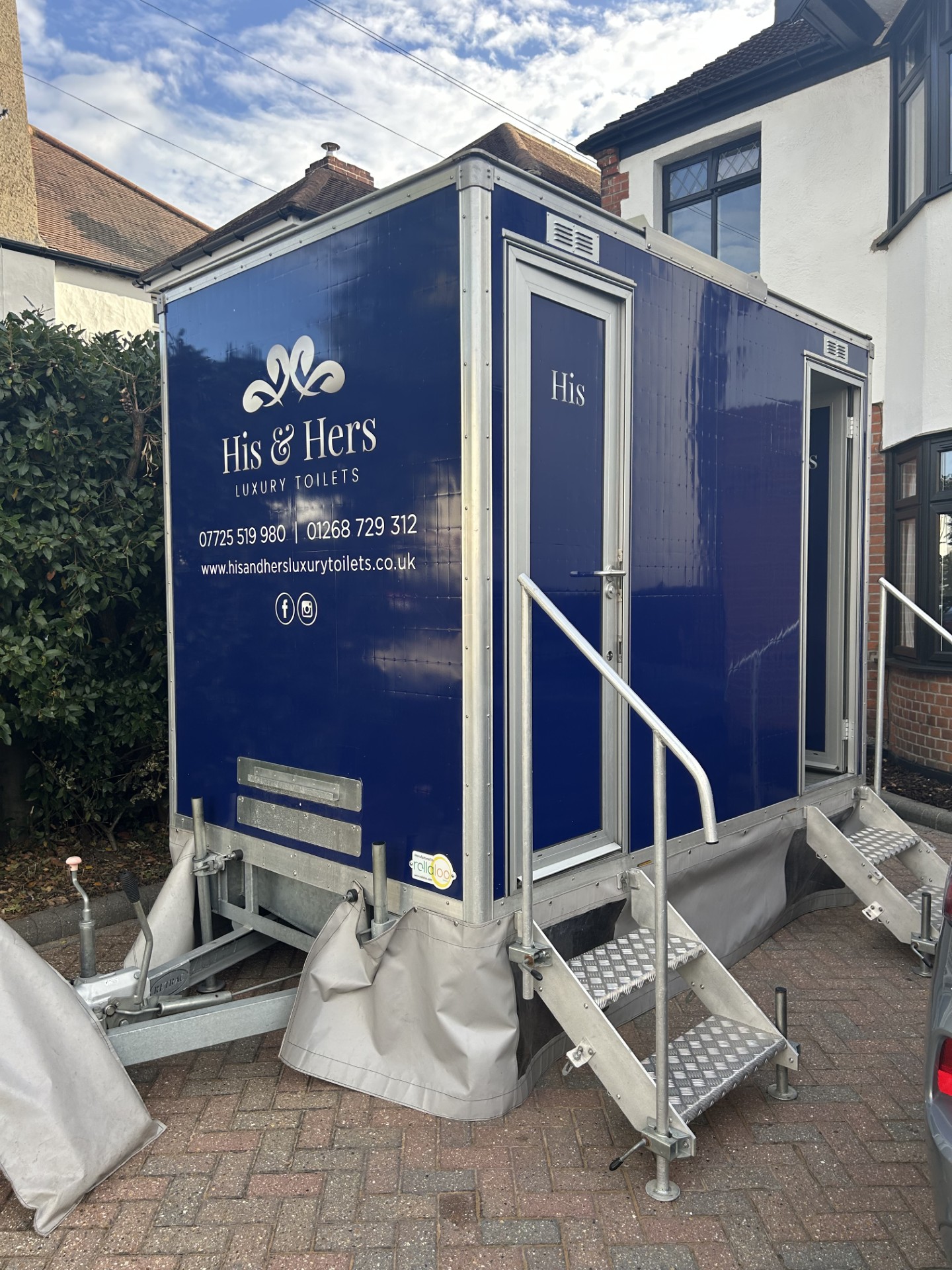 Luxury restroom trailer