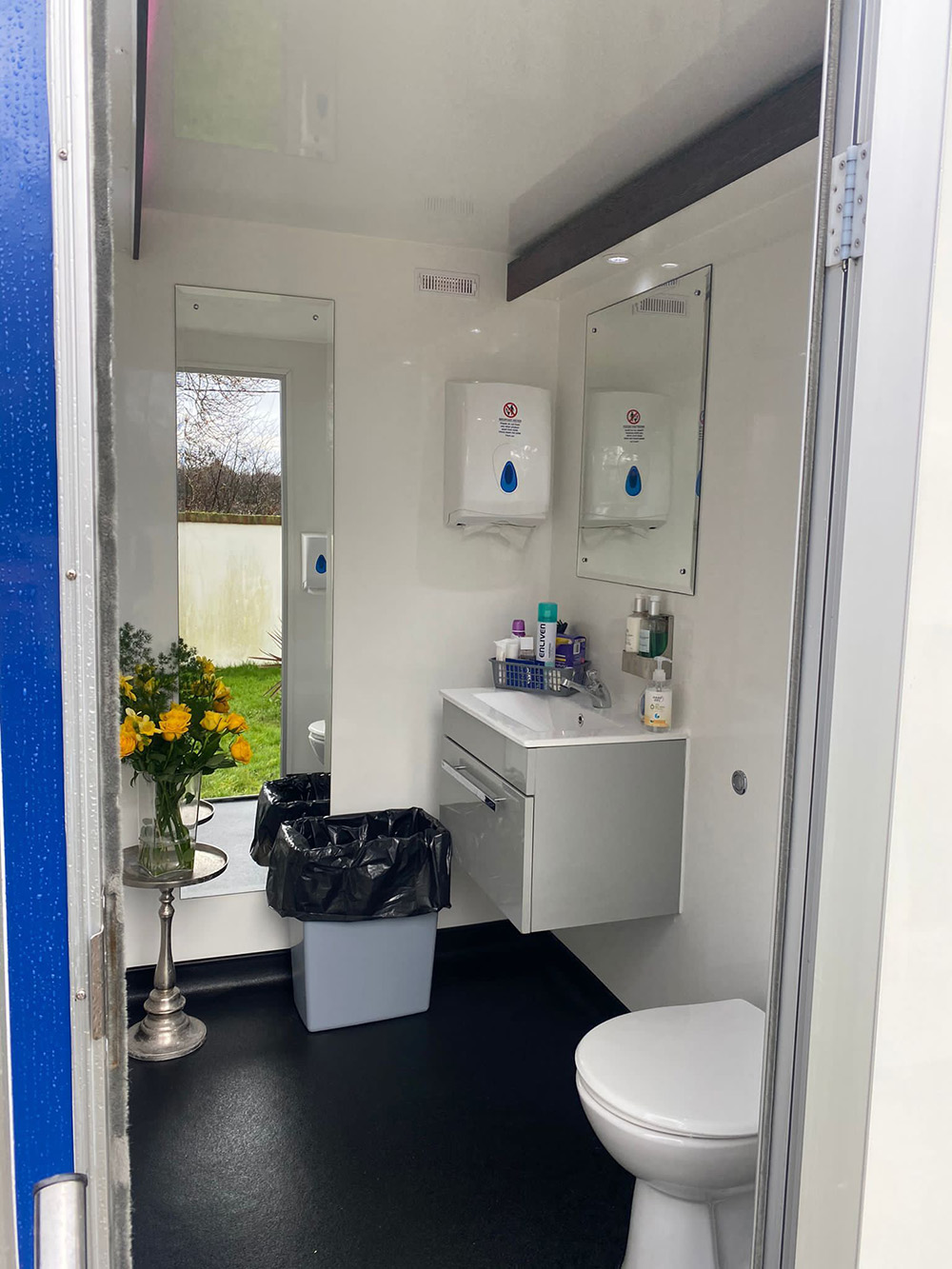 Luxury restroom trailer
