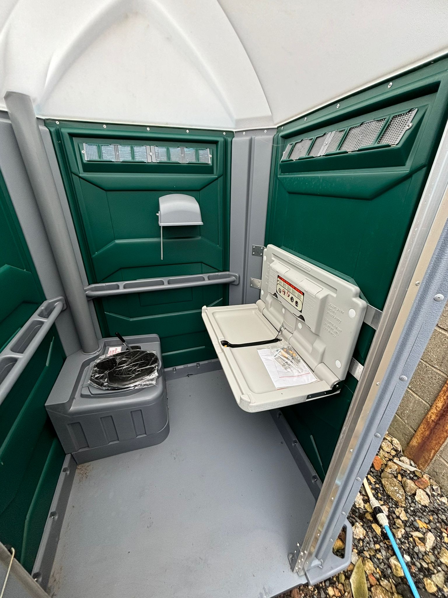 Luxury restroom trailer