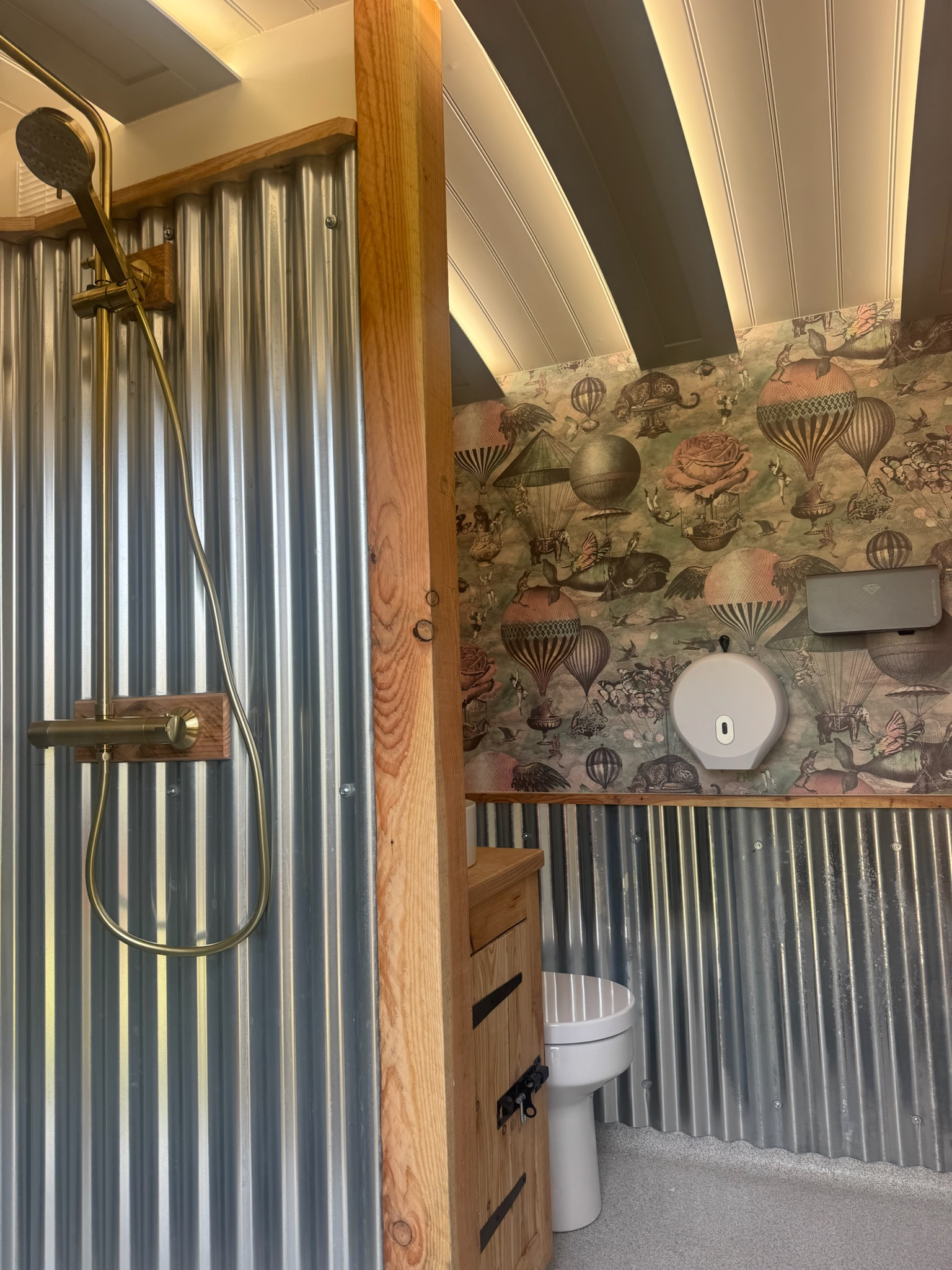 Luxury restroom trailer