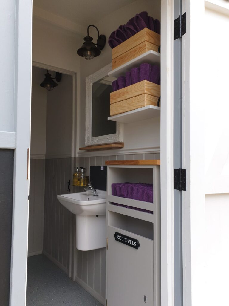 Luxury restroom trailer