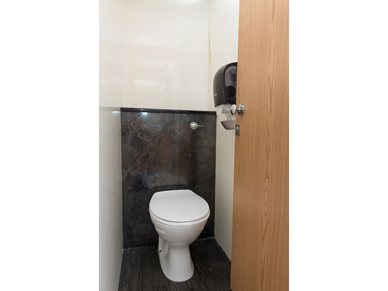 Luxury restroom trailer