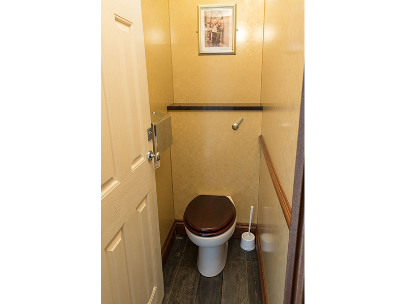 Luxury restroom trailer