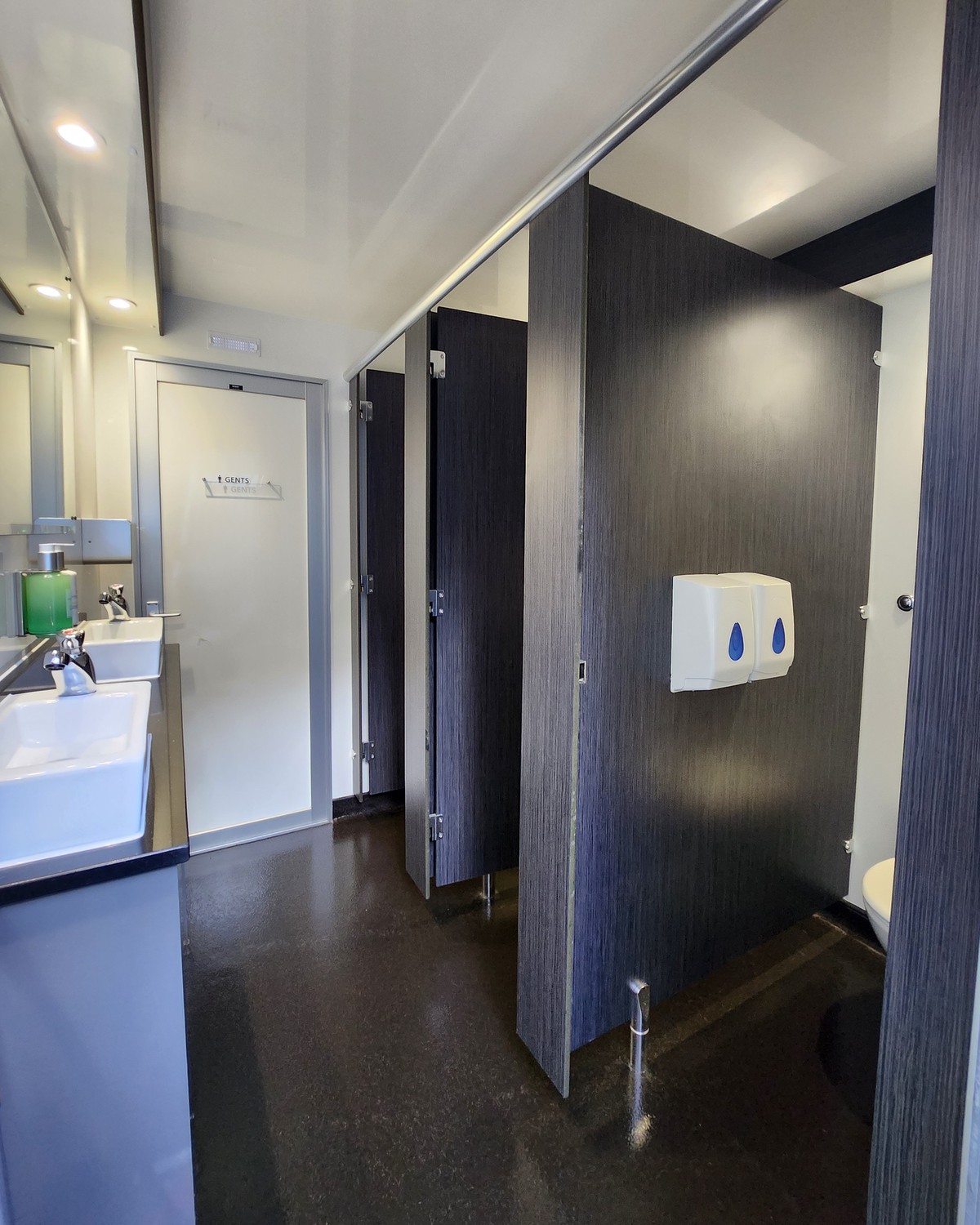 Luxury restroom trailer