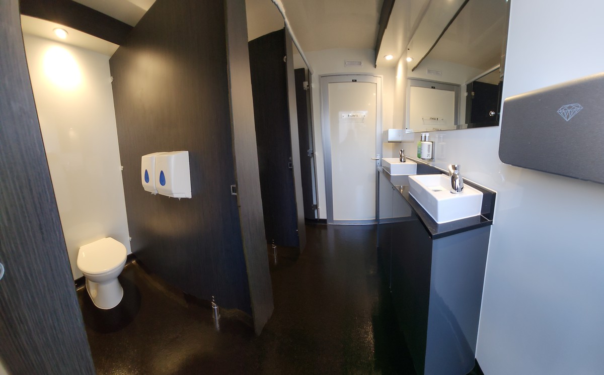 Luxury restroom trailer