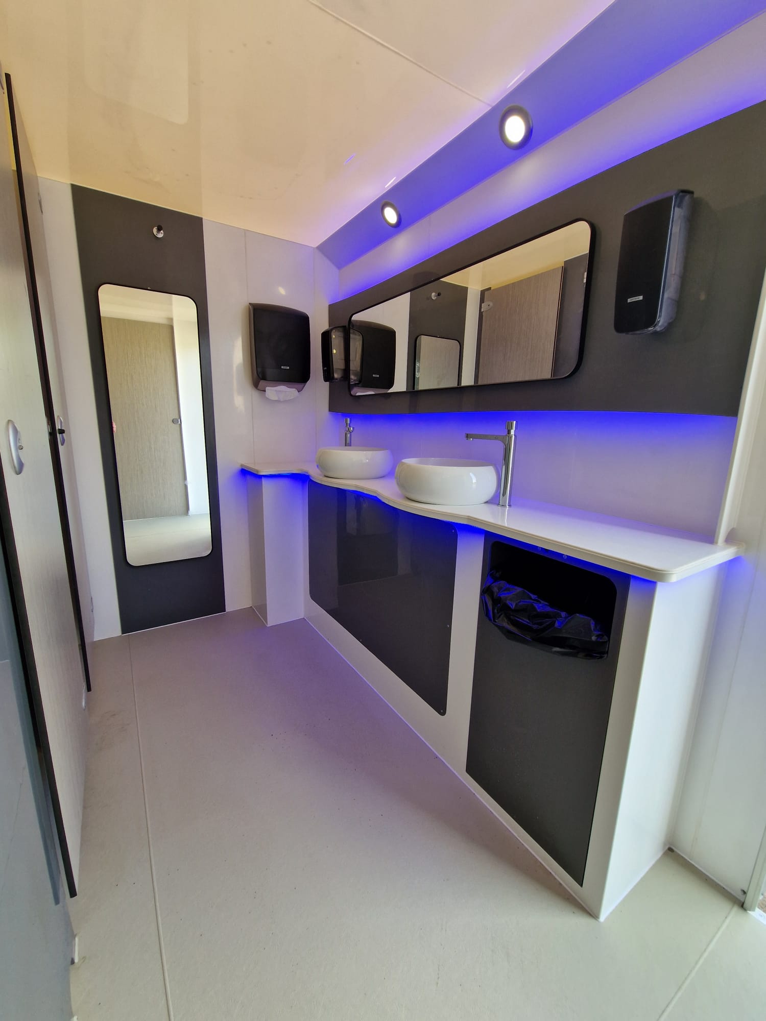 Luxury restroom trailer