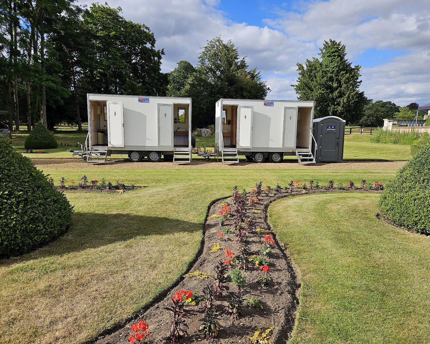 Luxury restroom trailer