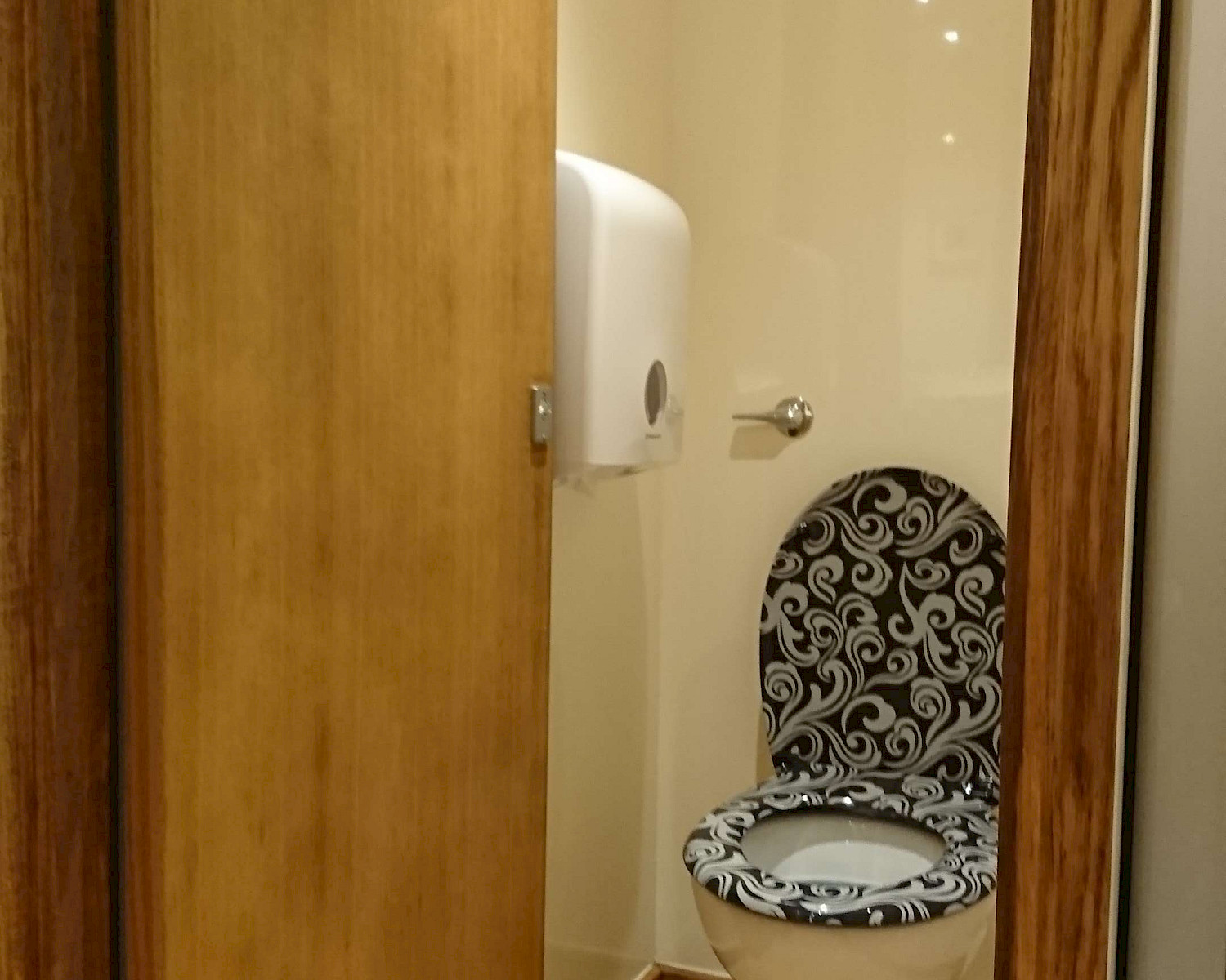 Luxury restroom trailer