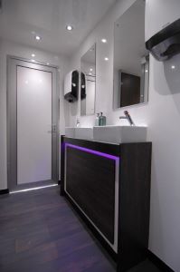 Luxury 2 + 1 Toilet Unit
